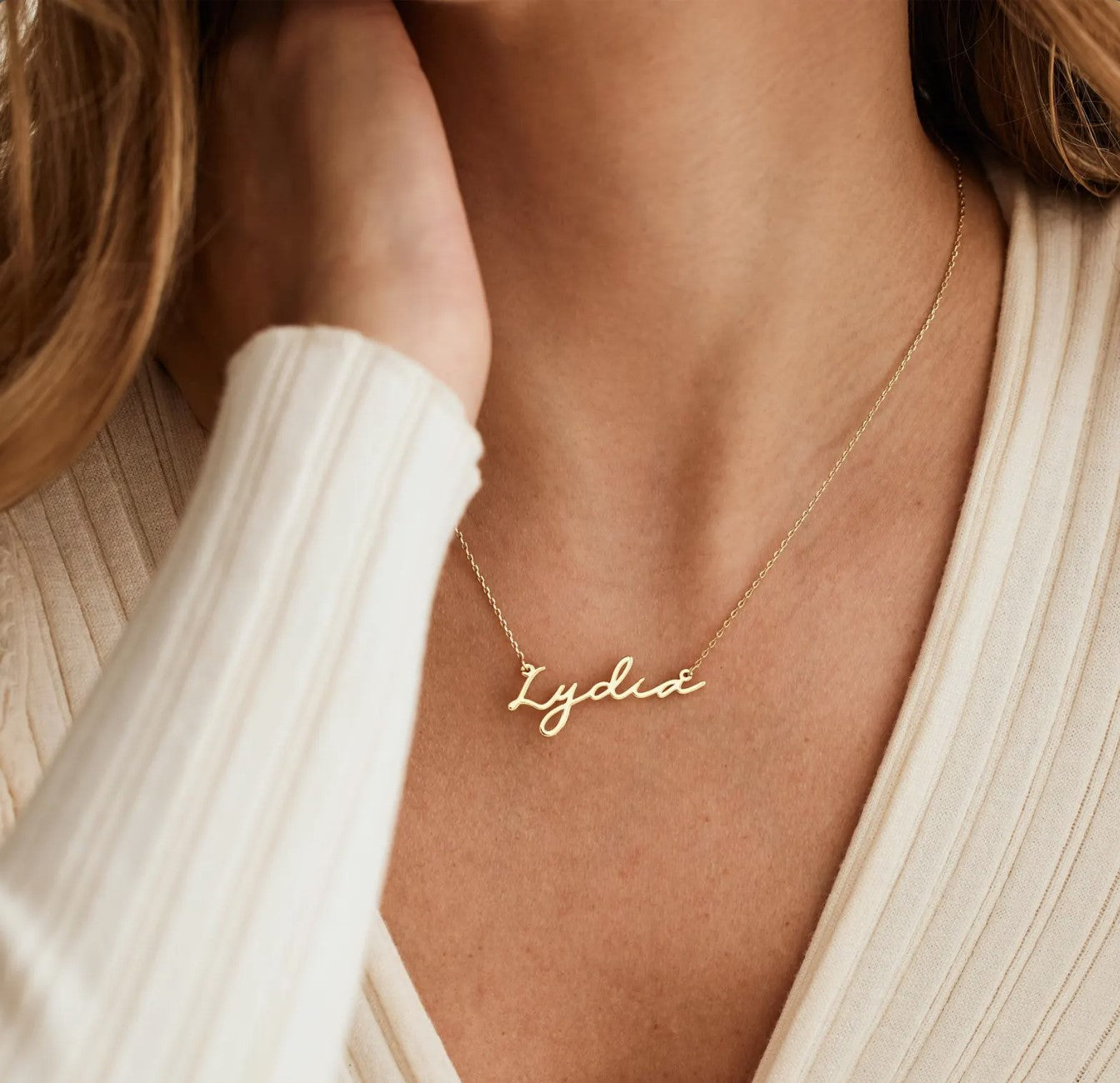 Dainty 18K Gold-plated personalized name necklace. A minimalist, custom jewelry Christmas gift